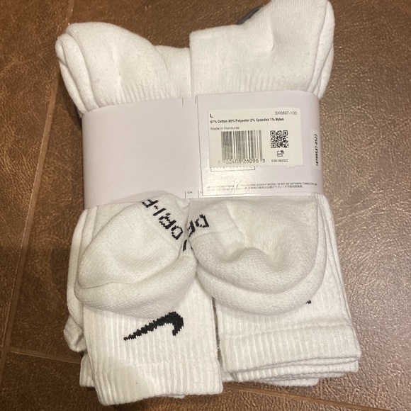 Nike Everyday Plus Dri-Fit 6 pack Crew Athletic Socks NWT - Picture 2 of 2
